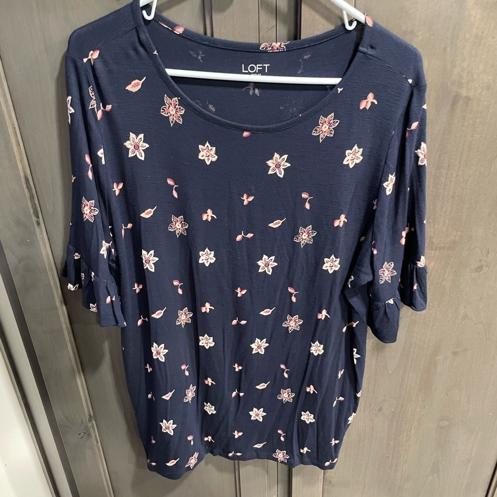 Loft floral ruffle sleeve blouse